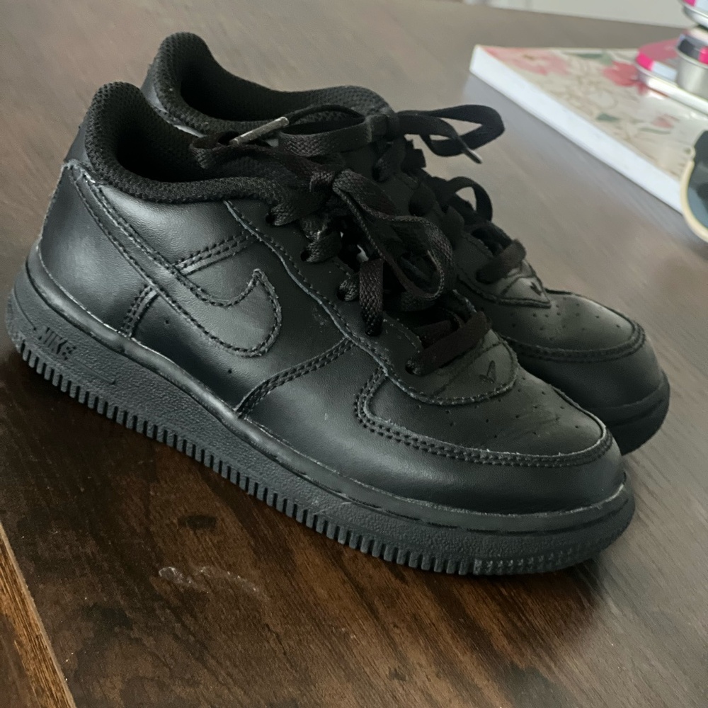 black Air Force 1's